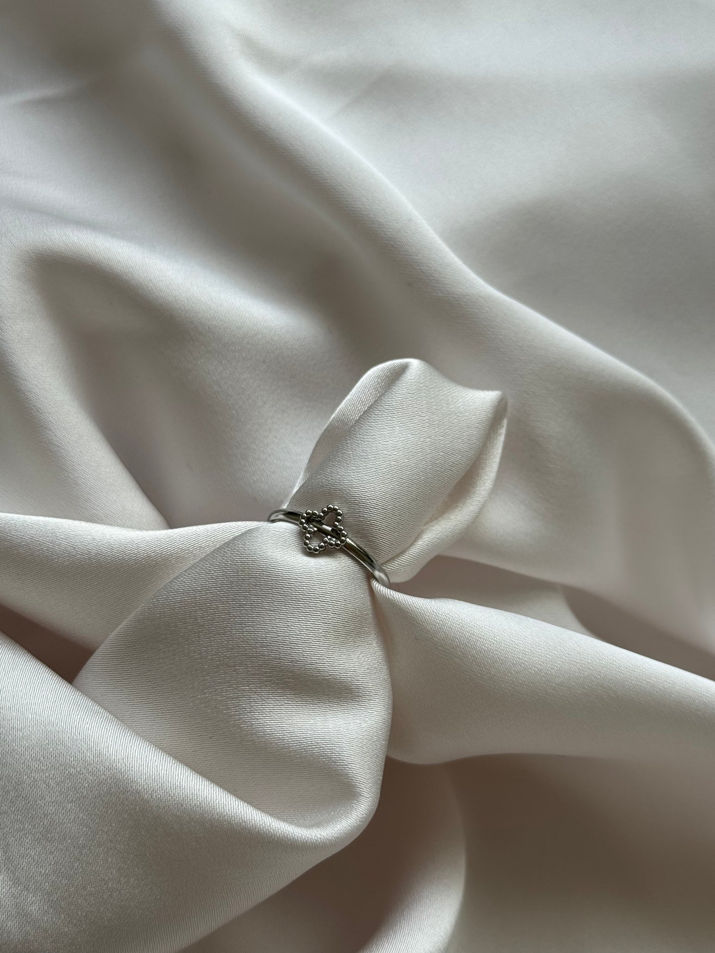 Silver Clover Ring