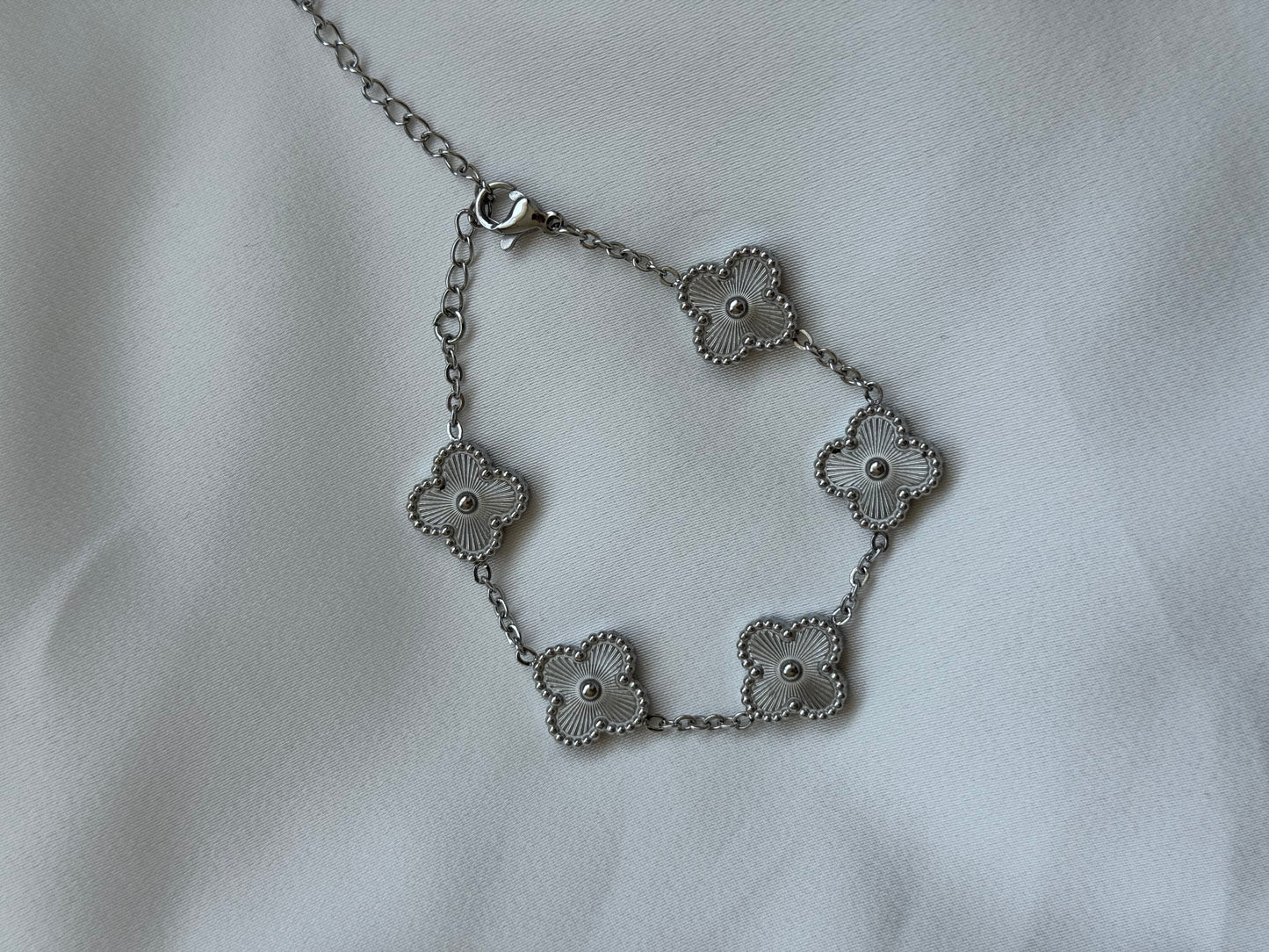 Moonlight clover bracelet