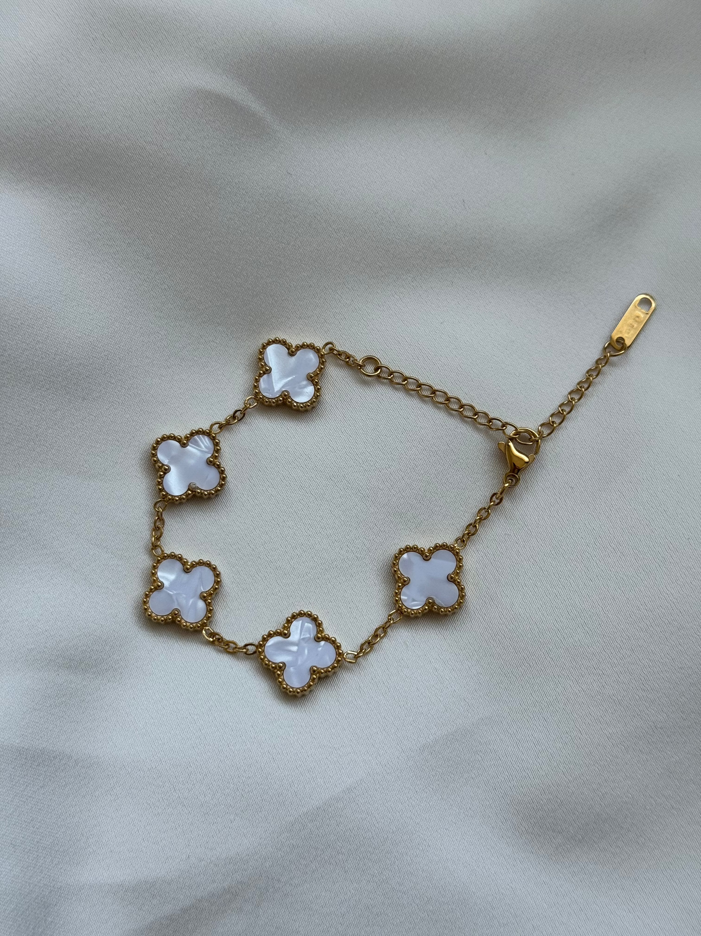 Cloud clover bracelet