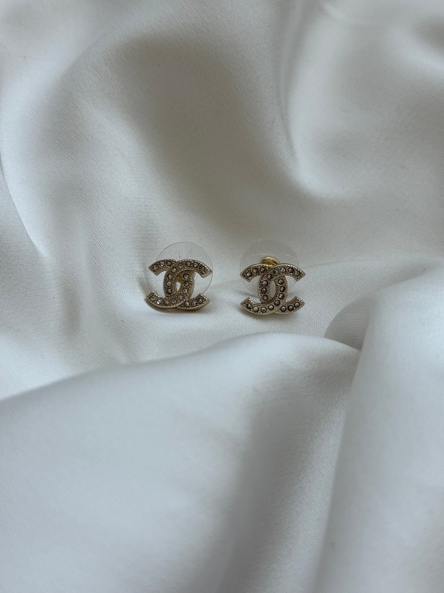 Charm earring