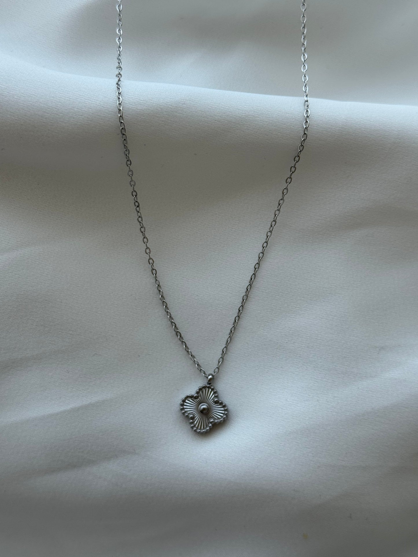 Moonlight clover necklace