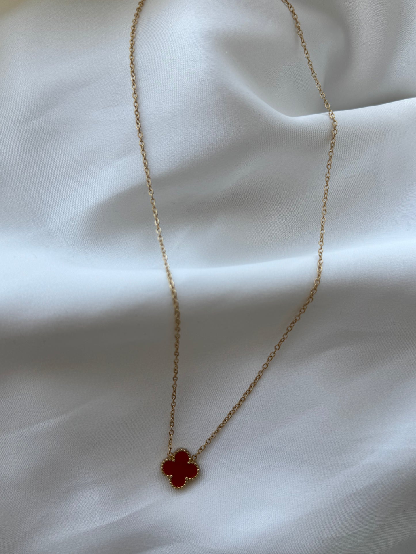 Rose clover necklace