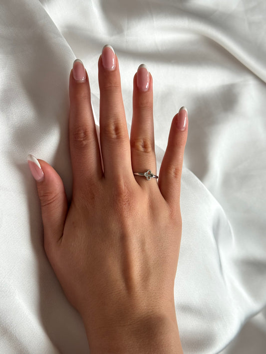 Silver Clover Ring