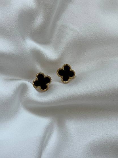 Midnight clover earring