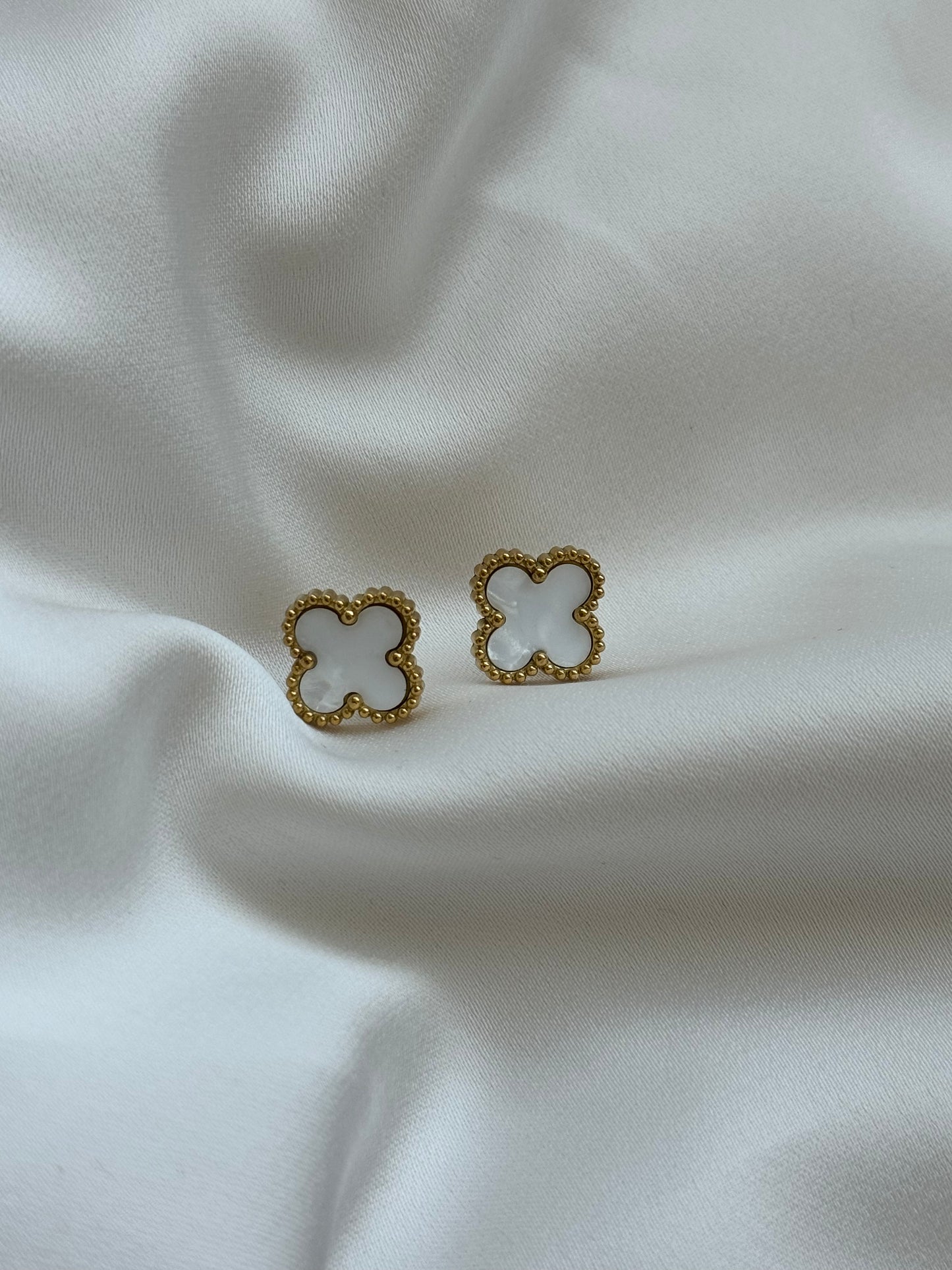 Cloud clover earring