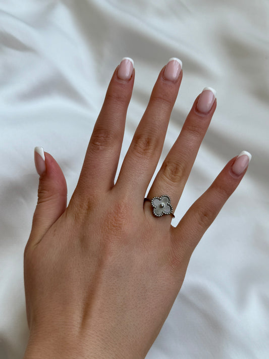 Moon clover ring