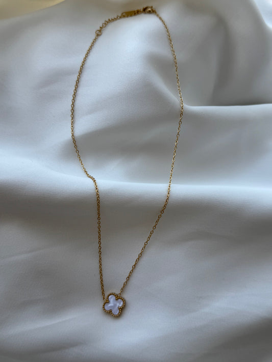 Cloud clover necklace