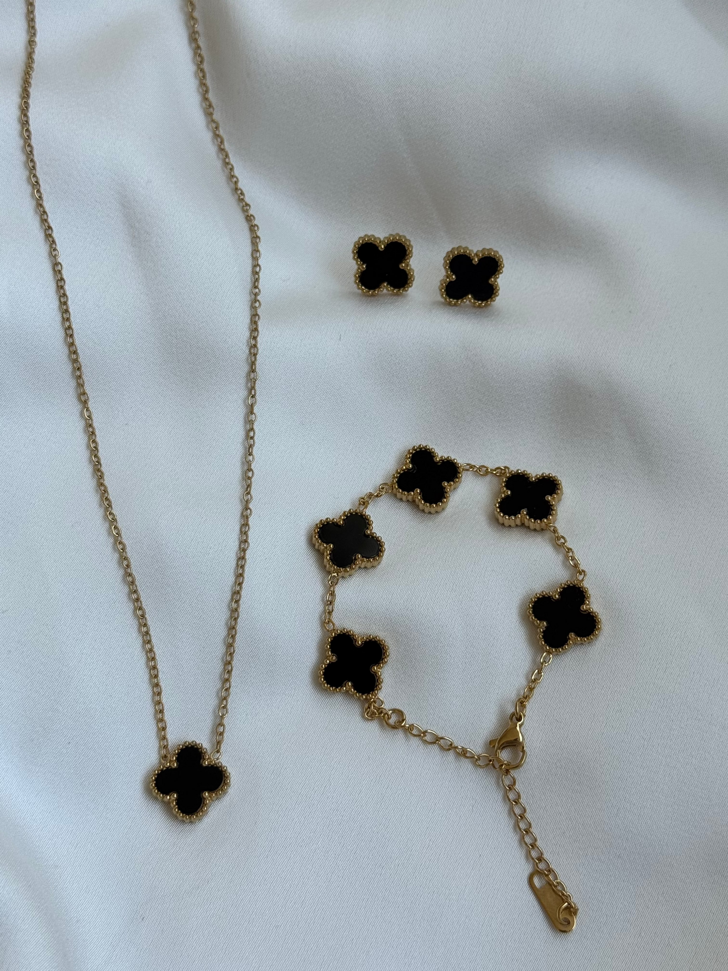 Midnight clover set